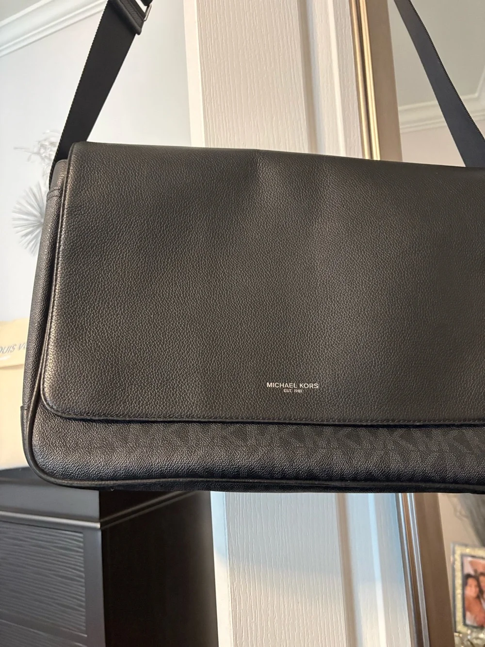 Bag-Men’s Black Michael Kors’s messengers Bag MK bag with signature logo print.